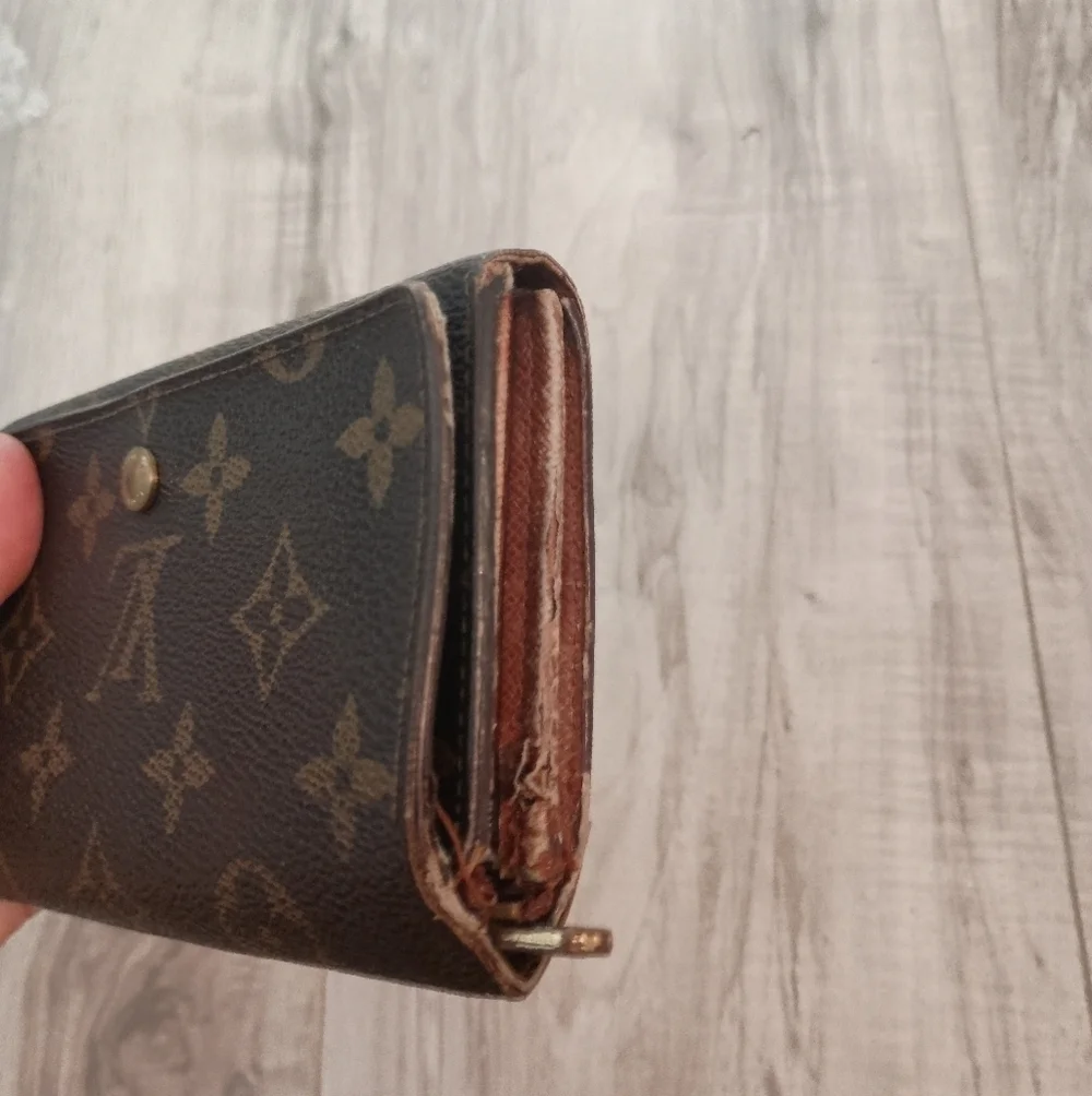 Louis Vuitton Monogram Tresor Wallet